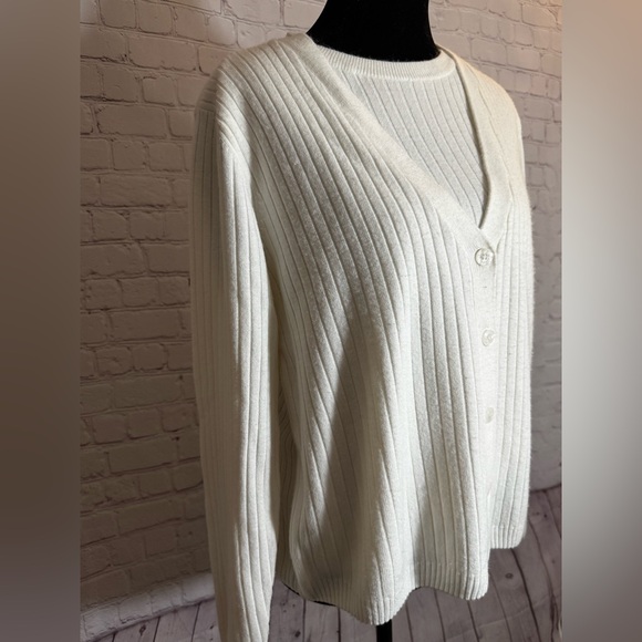 Alfred Dunner Cream V-Neck Button Cardigan - Picture 2 of 11